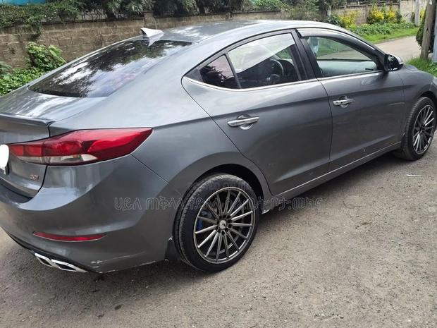 Hyundai Avante 2017 Gray