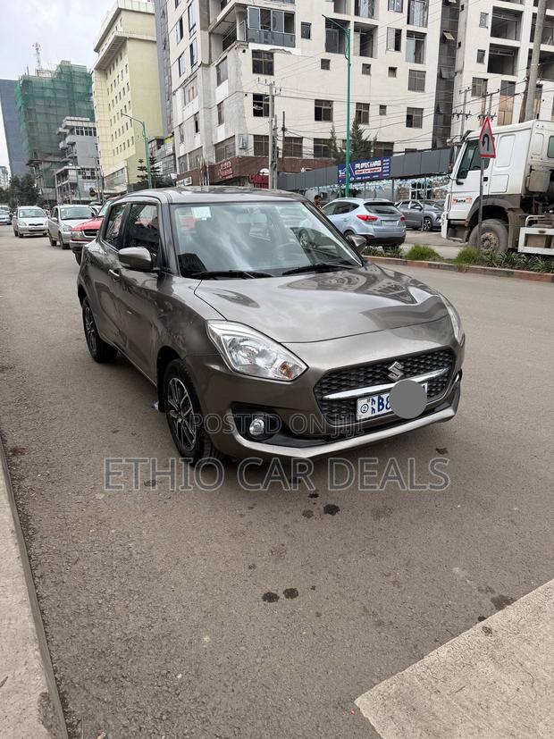 Suzuki Swift 2021 Brown