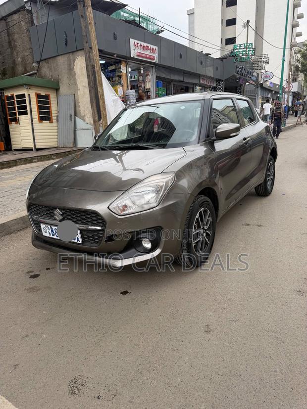 Suzuki Swift 2021 Brown