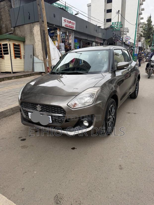 Suzuki Swift 2021 Brown