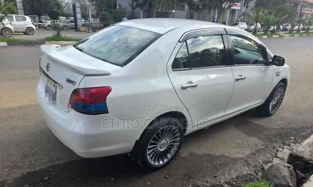Toyota Yaris 2008 White