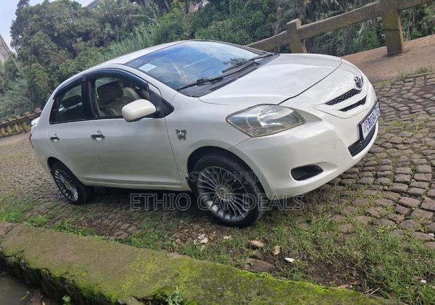 Toyota Yaris 2008 White