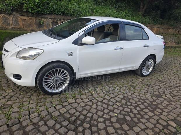 Toyota Yaris 2008 White