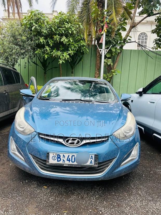 Hyundai Avante 2015 Blue