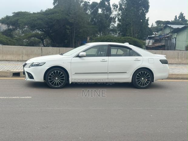 Toyota Camry 2010 Pearl