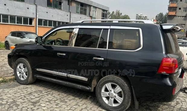 Toyota Land Cruiser 4.5 V8 GX-R 2014