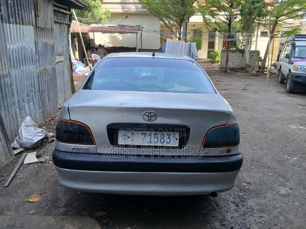 Toyota Carina 1999 Silver