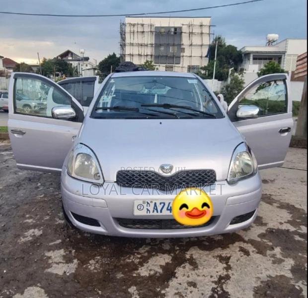 Toyota Vitz 2004 Gray
