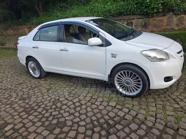 Toyota Yaris 2008 White