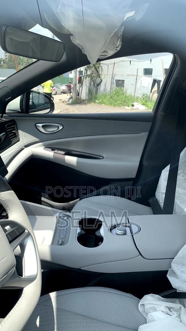 New BYD Sealion 06 EV 2025 Off white