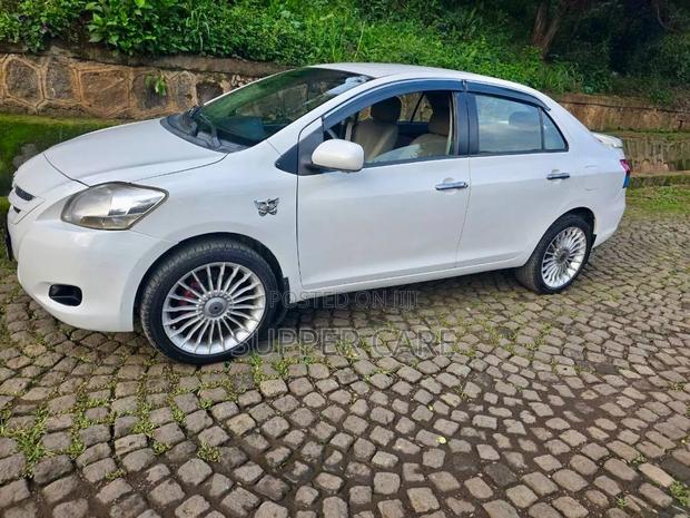 Toyota Yaris 2008 White
