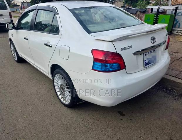 Toyota Yaris 2008 White