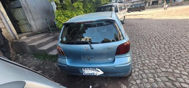 Toyota Vitz 2002 Blue