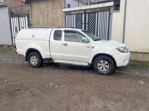 Toyota Hilux 2008 White