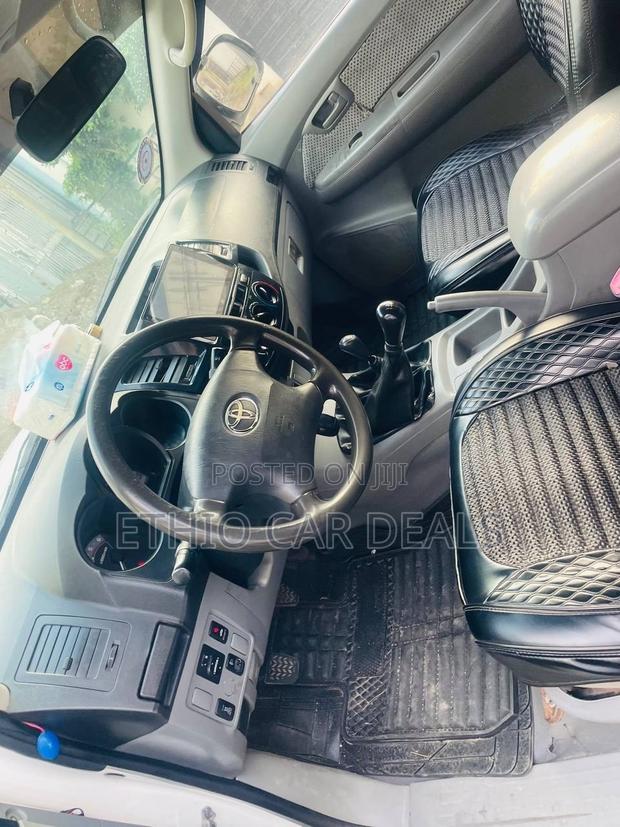 Toyota Hilux 2008 White