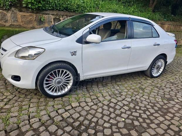 Toyota Yaris 2008 White