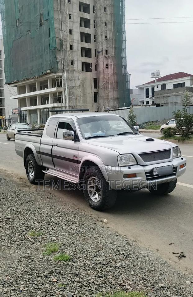 Mitsubishi L200 2004 Silver