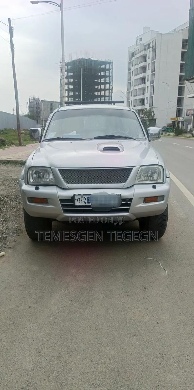 Mitsubishi L200 2004 Silver
