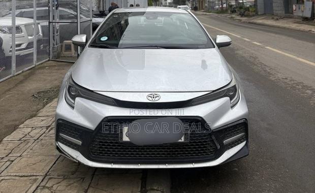 Toyota Corolla 2022 Silver