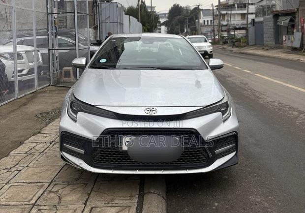 Toyota Corolla 2022 Silver