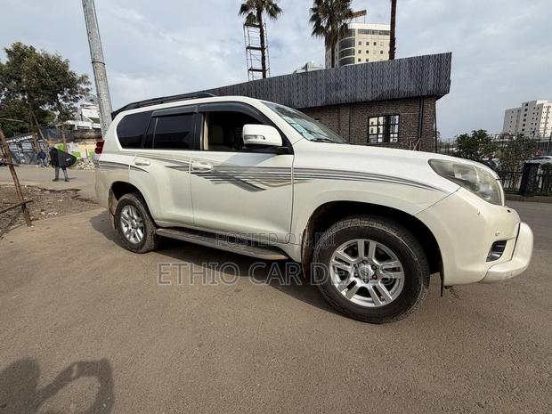 Toyota Land Cruiser Prado 2012 White