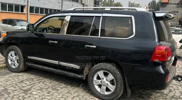 Toyota Land Cruiser 2014