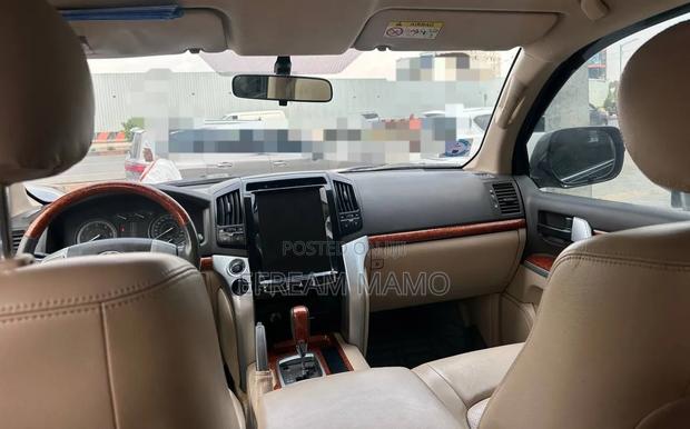 Toyota Land Cruiser 2014