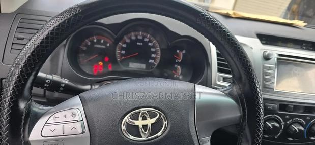 Toyota Hilux 2014 Gray