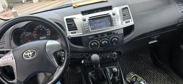 Toyota Hilux 2014 Gray