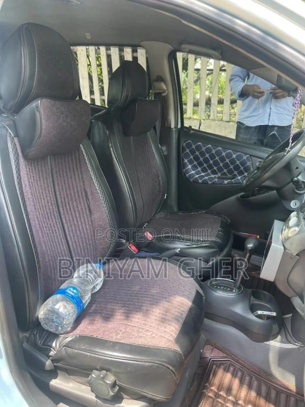 Toyota Vitz 2004