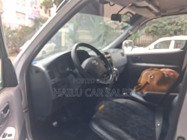 Toyota Land Cruiser 2011 Silver