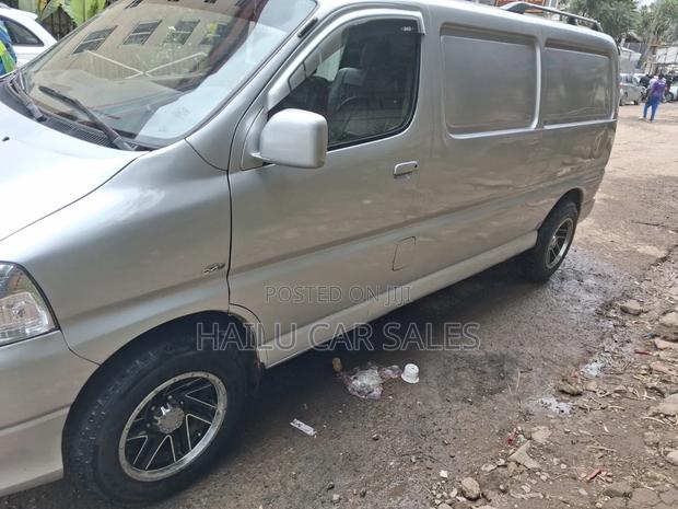 Toyota Land Cruiser 2011 Silver