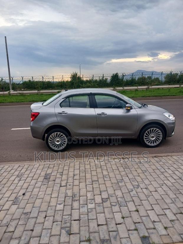 Suzuki Dzire 2022 Silver