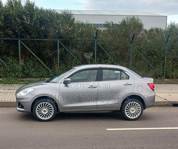 Suzuki Dzire 2022 Silver