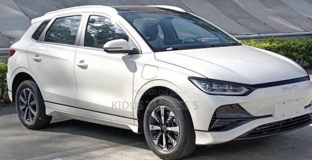 New BYD E2 43 kWh 94 hp FWD 2025 Gray