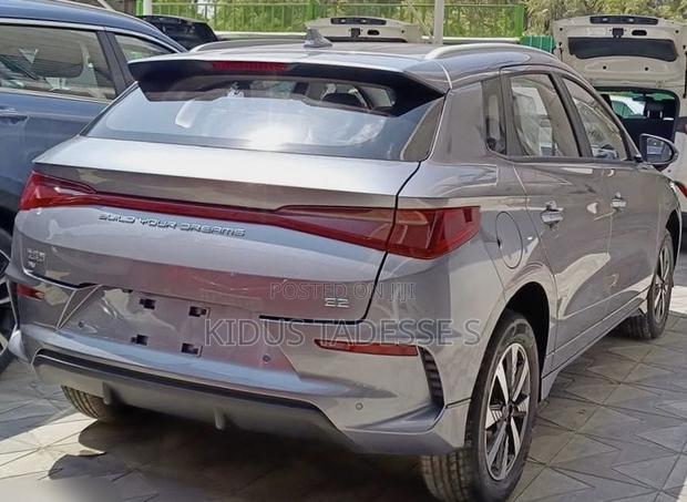 New BYD E2 43 kWh 94 hp FWD 2025 Gray
