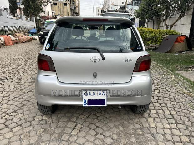 Toyota Vitz 1.0 FWD 5dr 2001 Silver