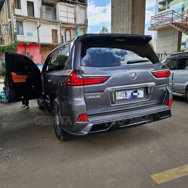 Lexus LX 570 AWD 2019