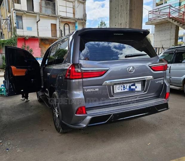 Lexus LX 570 AWD 2019