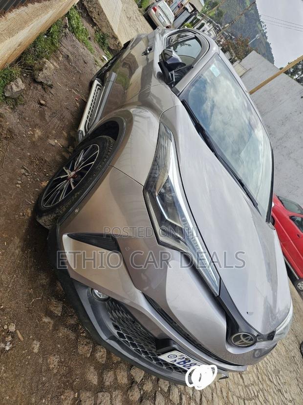 Toyota C-HR 2020 Silver