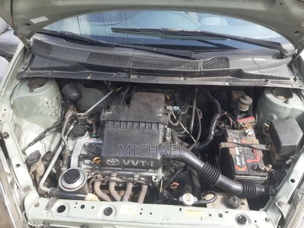 Toyota Vitz 1999 Silver
