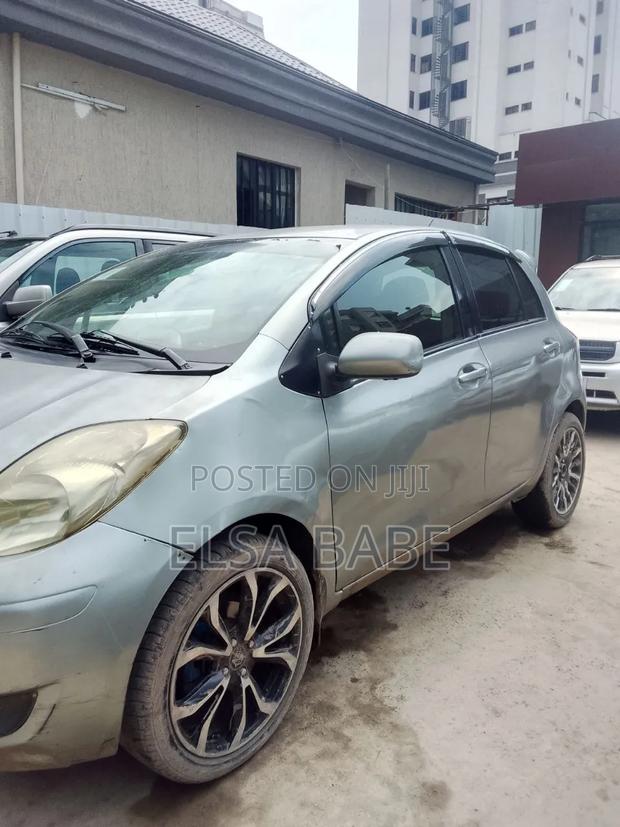 Toyota Yaris 2008 Gray