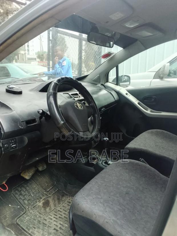 Toyota Yaris 2008 Gray