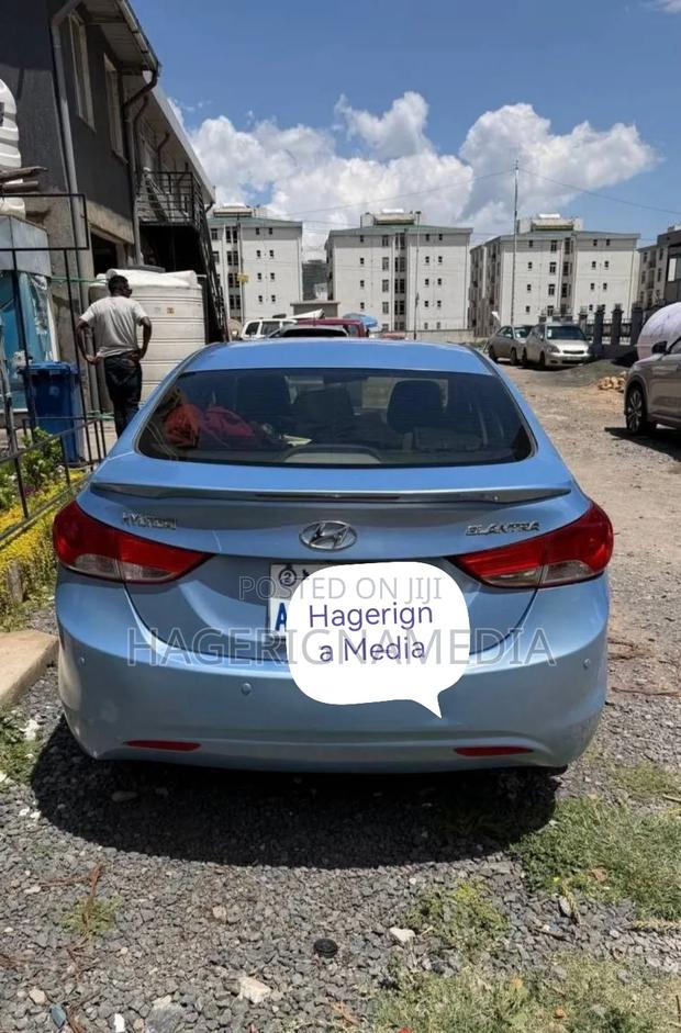 Hyundai Elantra 2013 Blue