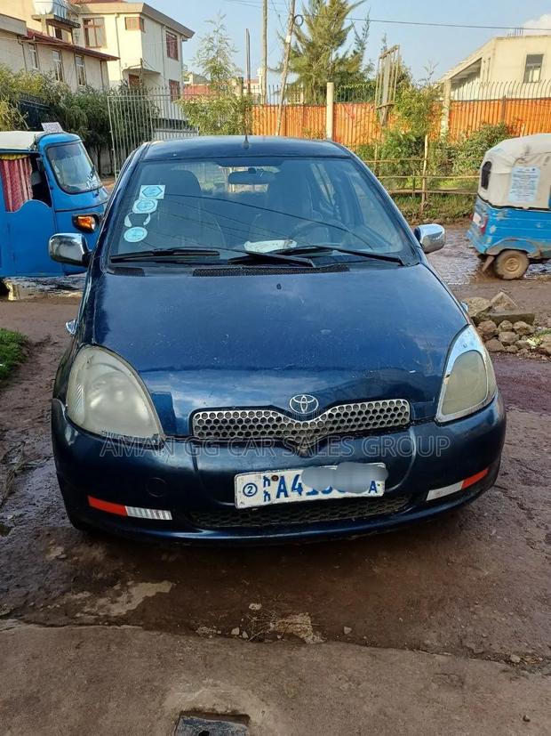Toyota Vitz 2001 Blue