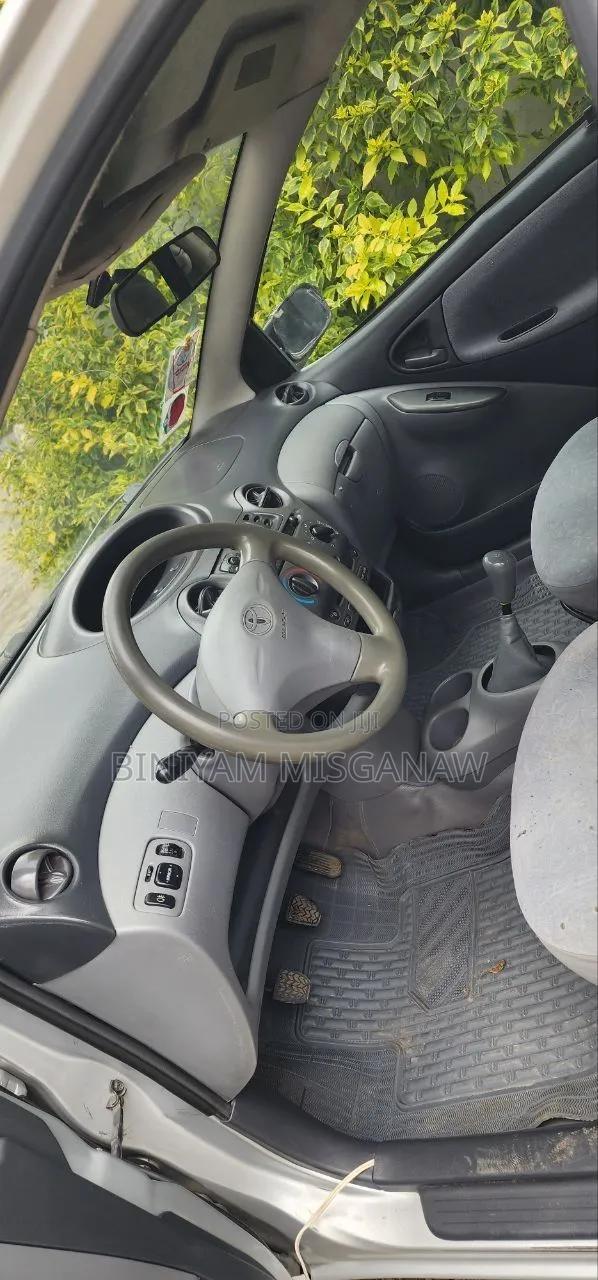 Toyota Yaris 1999 Silver
