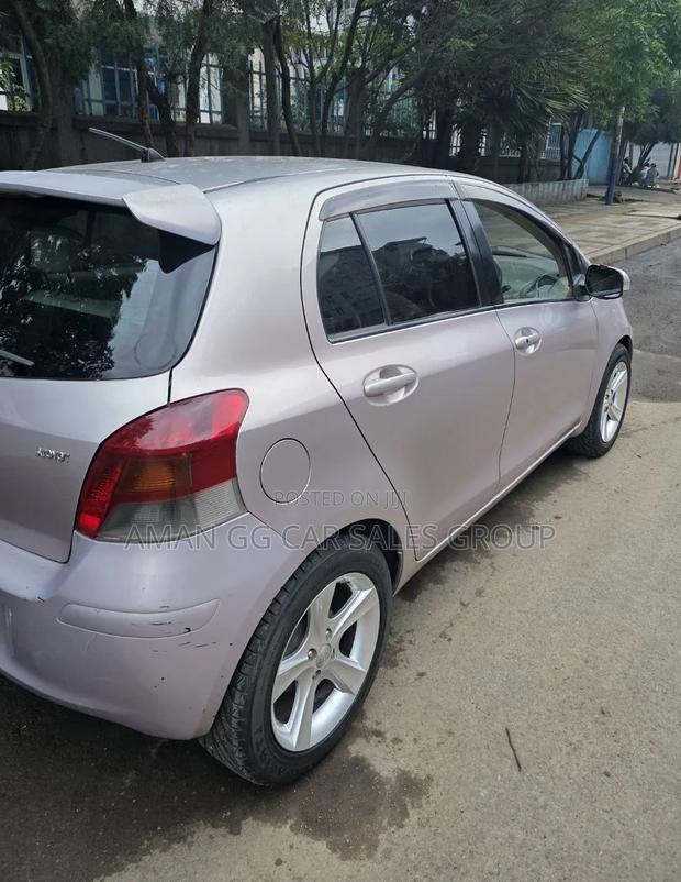 Toyota Yaris 2010 Maroon