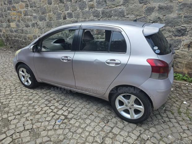 Toyota Yaris 2010 Maroon