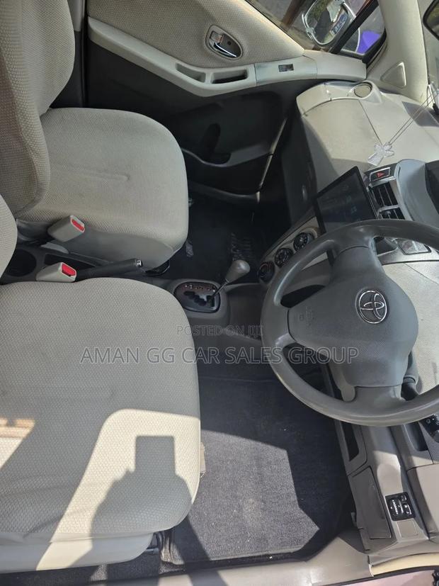 Toyota Yaris 2010 Maroon