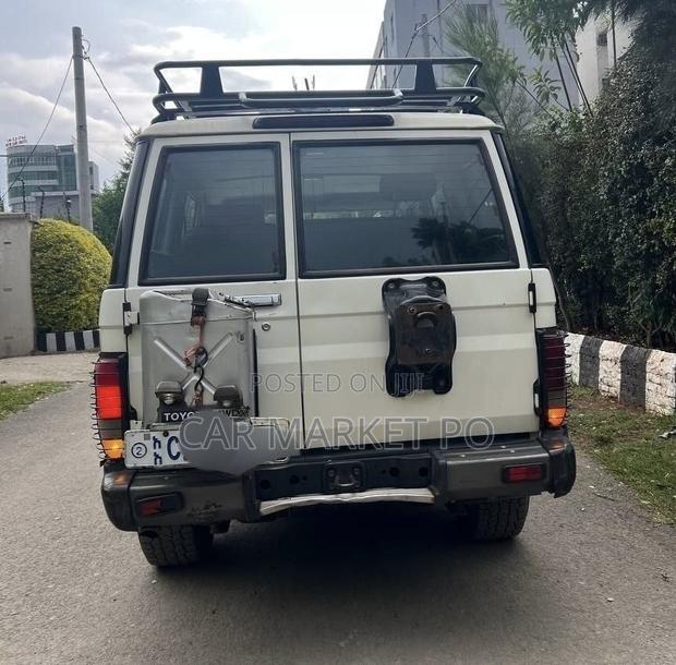 Toyota Land Cruiser 2014 White